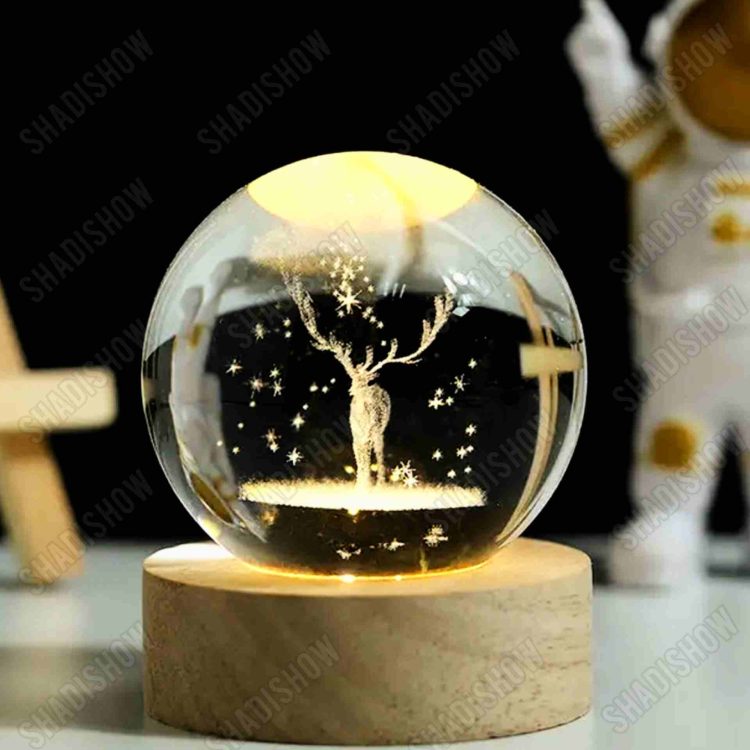 wooden-base-glass-ball-deer-design گوی شیشهای چراغدار طرح گوزن | چراغ خواب لیزری - Image 1